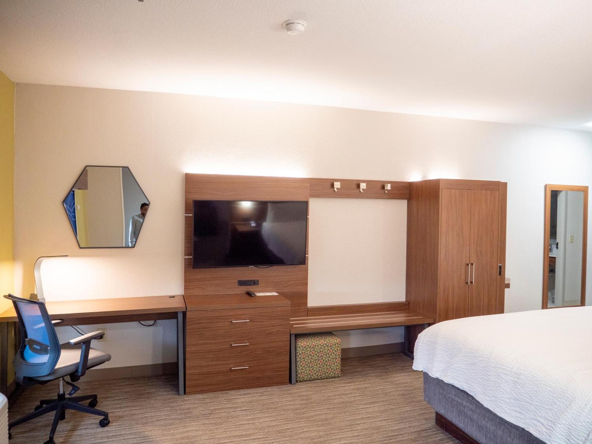 Holiday Inn Express & Suites Greenville Airport, An Ihg Hotel Esterno foto